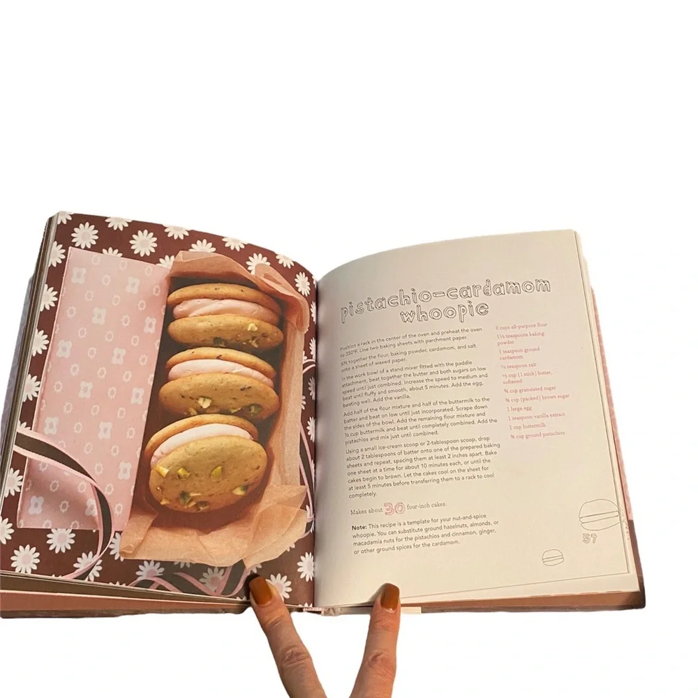 Whoopie Pie Cookbook by Sarah Billingsly and Amy Treadwell